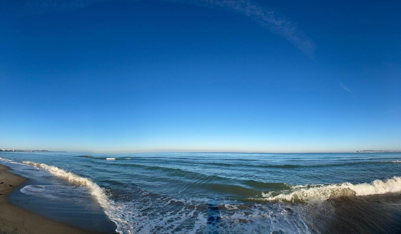 Promo Price September - Home By The Sea 1 Min From The Beach Голем Екстериор снимка