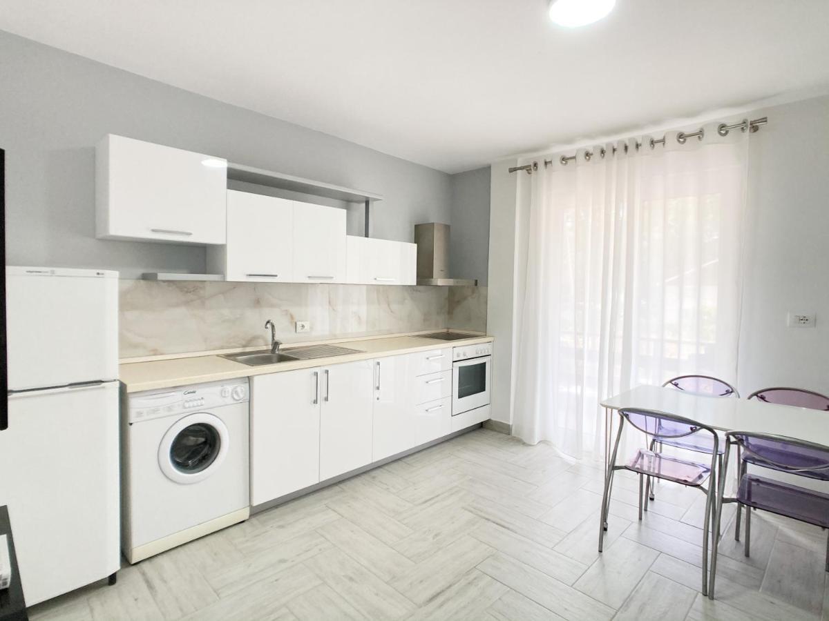 Promo Price September - Home By The Sea 1 Min From The Beach Голем Екстериор снимка